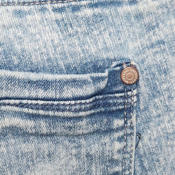 Bandolino Selene Acid-Washed Embroidered Geometric Designs Women's Jeans Size 12 - Picture 14 of 16